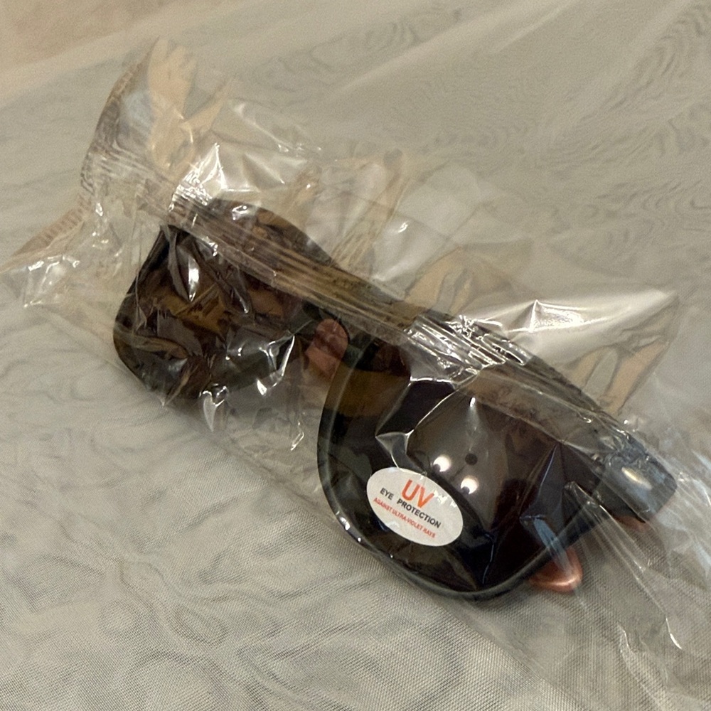 Hidden Agenda Tumbler + extras - Picture 8 of 9
